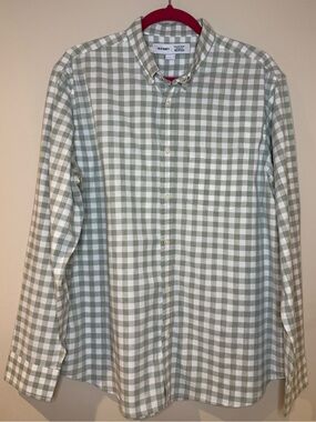 Old Navy Men's Green and White Gingham Button-Down Shirt